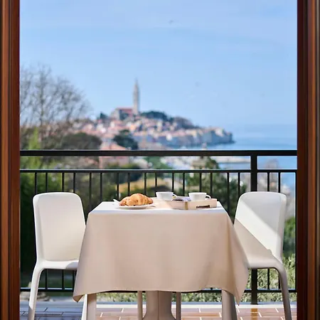 And Dobravac Rovinj